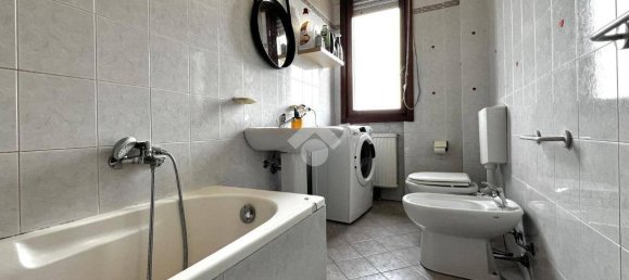 Apartamento de 2 dormitorios en Varese, Italy No. 141219 15