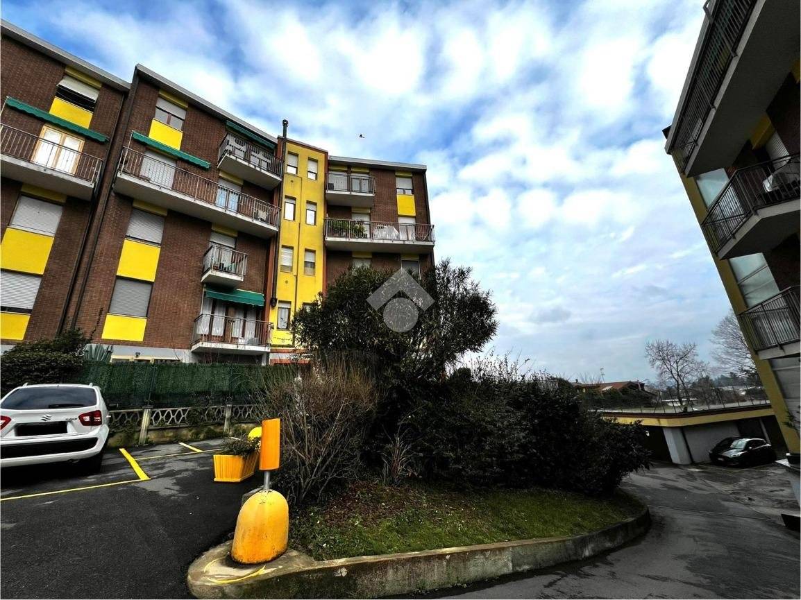 Apartamento de 2 dormitorios en Varese, Italy No. 141219