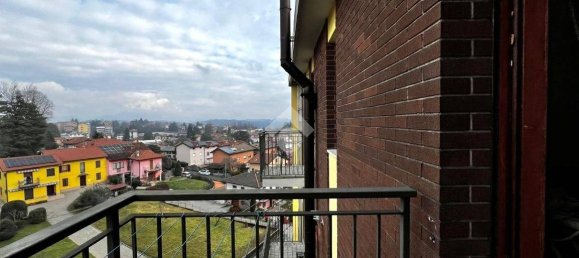 Apartamento de 2 dormitorios en Varese, Italy No. 141219 21