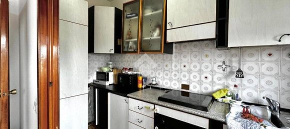 Apartamento de 2 dormitorios en Varese, Italy No. 141219 7