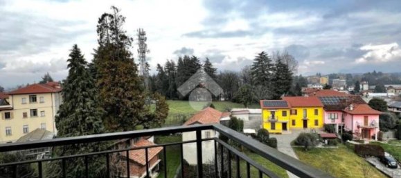 Apartamento de 2 dormitorios en Varese, Italy No. 141219 5