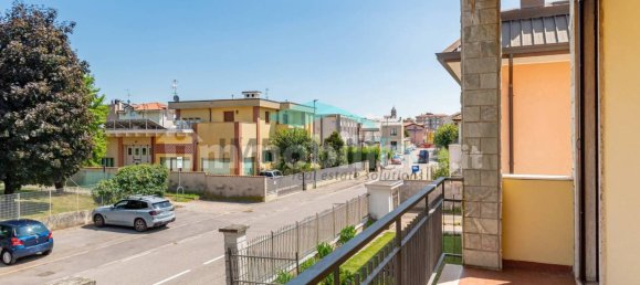 2 bedrooms Villa in Caronno Pertusella, Italy No. 258086 7