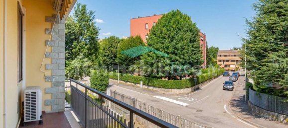 2 bedrooms Villa in Caronno Pertusella, Italy No. 258086 8