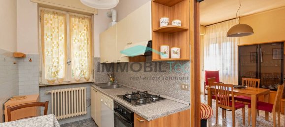 2 bedrooms Villa in Caronno Pertusella, Italy No. 258086 9