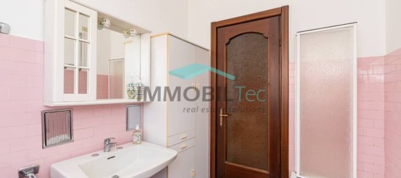 2 bedrooms Villa in Caronno Pertusella, Italy No. 258086 22