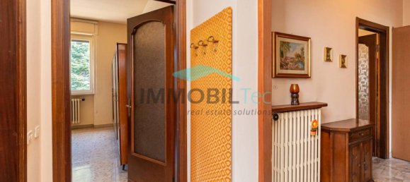 2 bedrooms Villa in Caronno Pertusella, Italy No. 258086 17