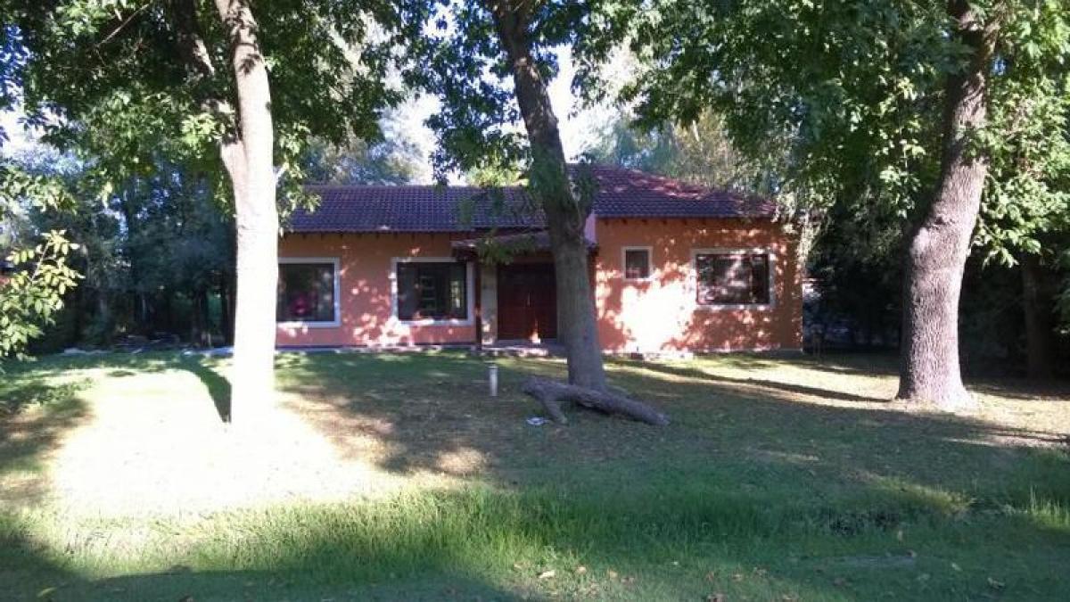 2 bedrooms House in Presidente Peron, Argentina No. 21801