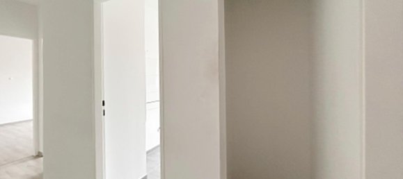 2 rooms Apartment in Offenbach, Germany No. 155079 4