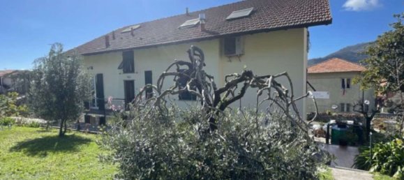 7 rooms Apartment in Leivi, Italy No. 99652 2