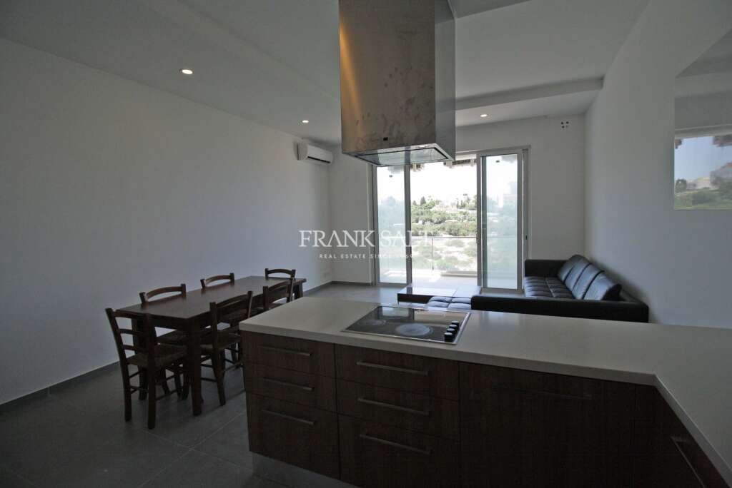 Квартира с 2 спальнями в Сент-Джулианс, Мальта № 6930