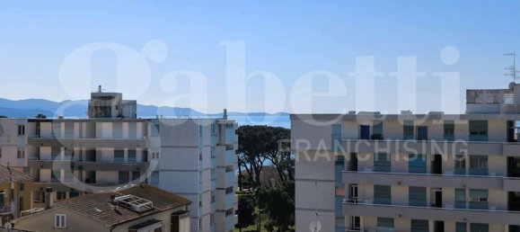 4-salle Appartement à Follonica, Italy No. 12869 23
