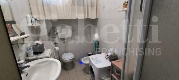 4-salle Appartement à Follonica, Italy No. 12869 5