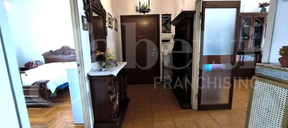 4-salle Appartement à Follonica, Italy No. 12869 16