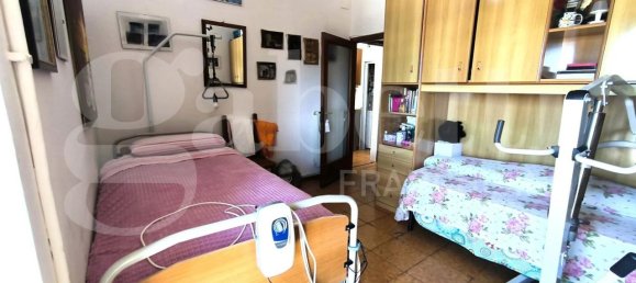 4-salle Appartement à Follonica, Italy No. 12869 3