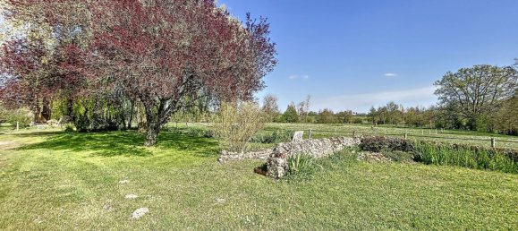 Casa de 5 dormitorios en Chateau-la-Valliere, France No. 54114 9