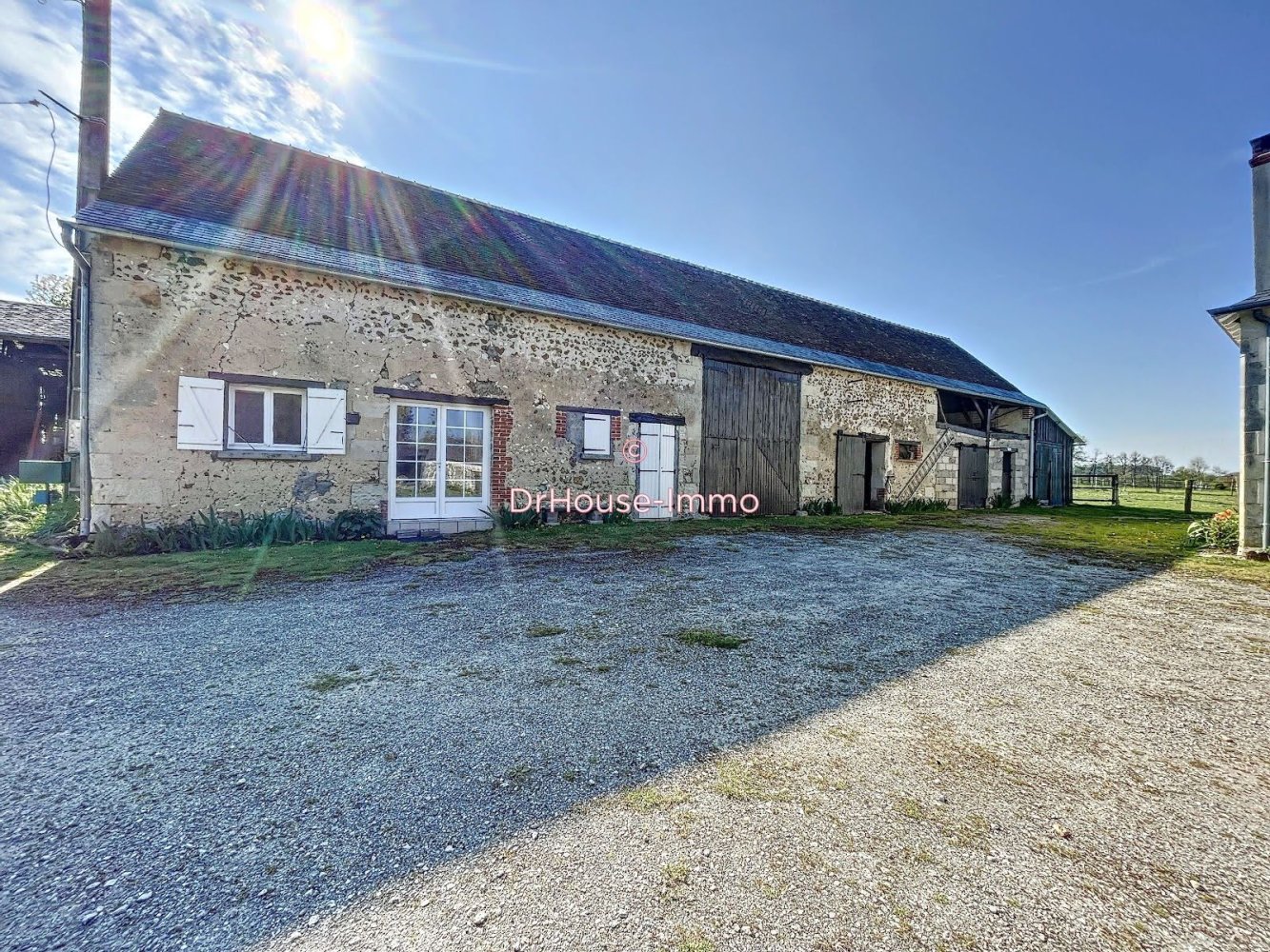 Casa de 5 dormitorios en Chateau-la-Valliere, France No. 54114