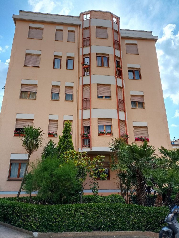 7-salle Penthouse à Sassari, Italy No. 48537