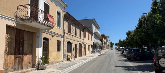 8 bedrooms House in Morrovalle, Italy No. 336718 5