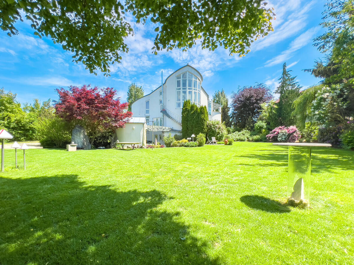 3 bedrooms Commercial property in Passau, Germany No. 229497