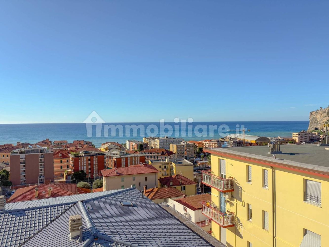 Apartamento de 3 dormitorios en Finale Ligure, Italy No. 358513