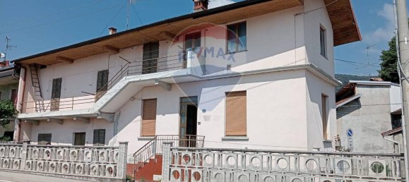 Дом с 6 комнатами в Поньо, Италия № 128703 9