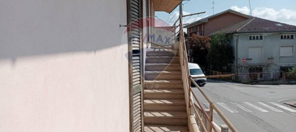 Дом с 6 комнатами в Поньо, Италия № 128703 19