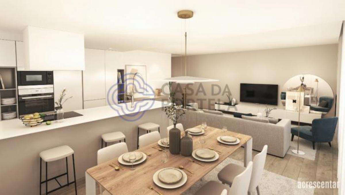 3 bedrooms Apartment in Porto, Portugal No. 5276