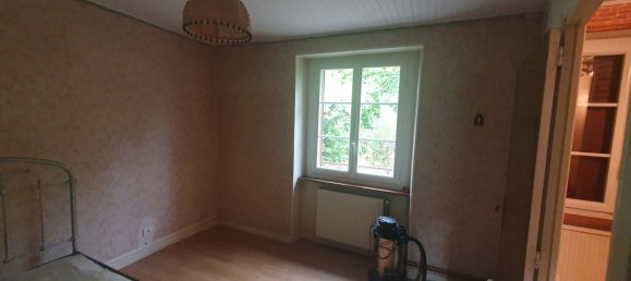 2 bedrooms House in Cantal, France No. 305645 5