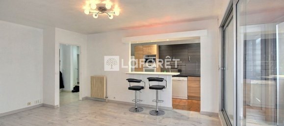Apartamento de 3 dormitorios en Suresnes, France No. 142649 2