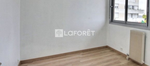 Apartamento de 3 dormitorios en Suresnes, France No. 142649 12