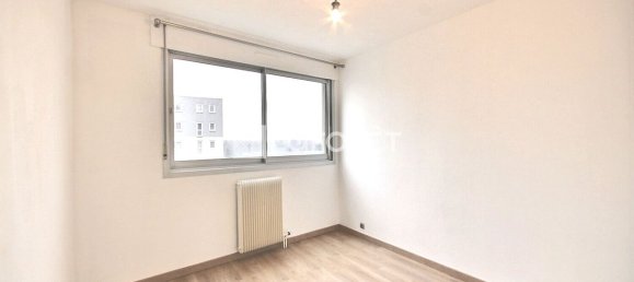 Apartamento de 3 dormitorios en Suresnes, France No. 142649 11