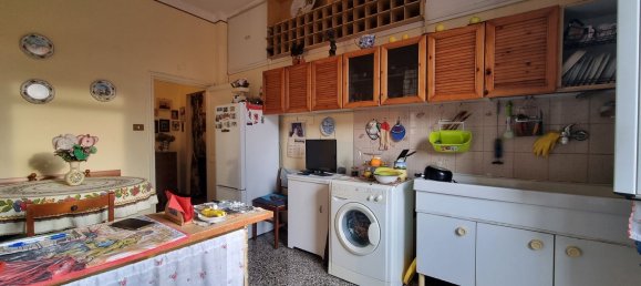 3 rooms Apartment in Genoa, Italy No. 35832 2