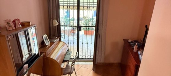 Квартира с 3 спальнями в Беневенто, Италия № 356268 4