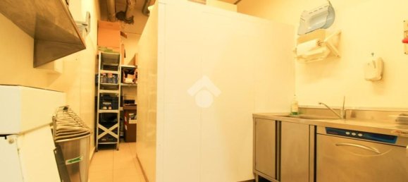 140m² Commercial property in Brescia, Italy No. 151346 2