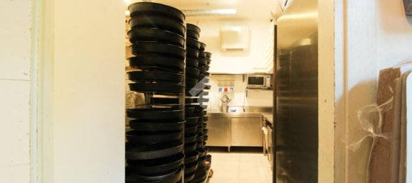 140m² Commercial property in Brescia, Italy No. 151346 4