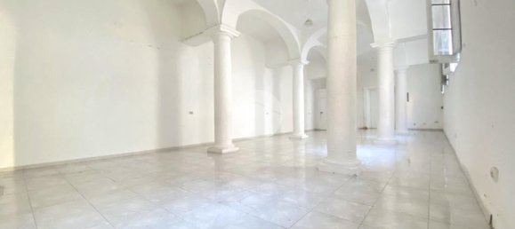 1 bedroom Apartment in Naples, Italy No. 31604 4