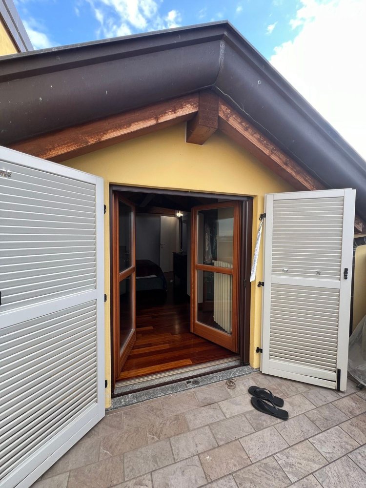 2غرفة شقة في Limido Comasco, Italy رقم 290125