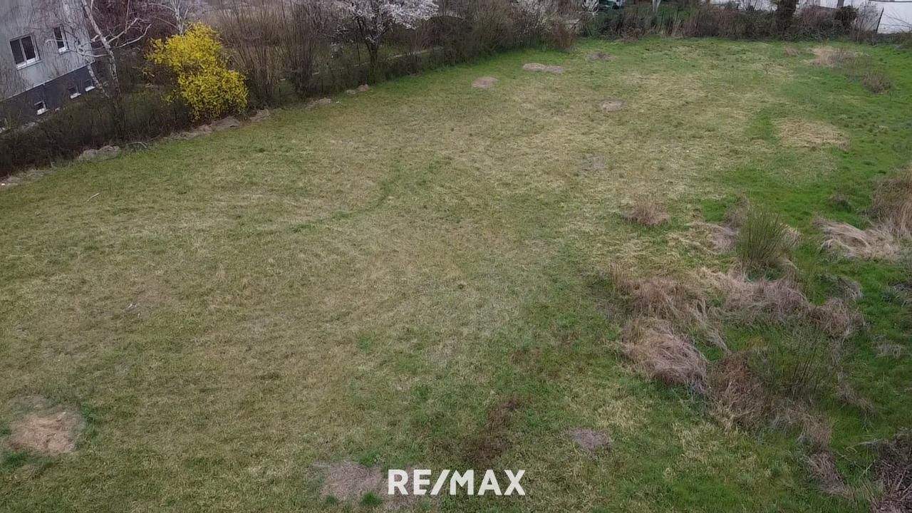  قطعة أرض في Strasshof an der Nordbahn, Austria رقم 226666