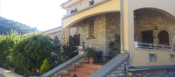 4 Schlafzimmer Gewerbliche Immobilie in Ioannina, Greece, Nr. 5583 2