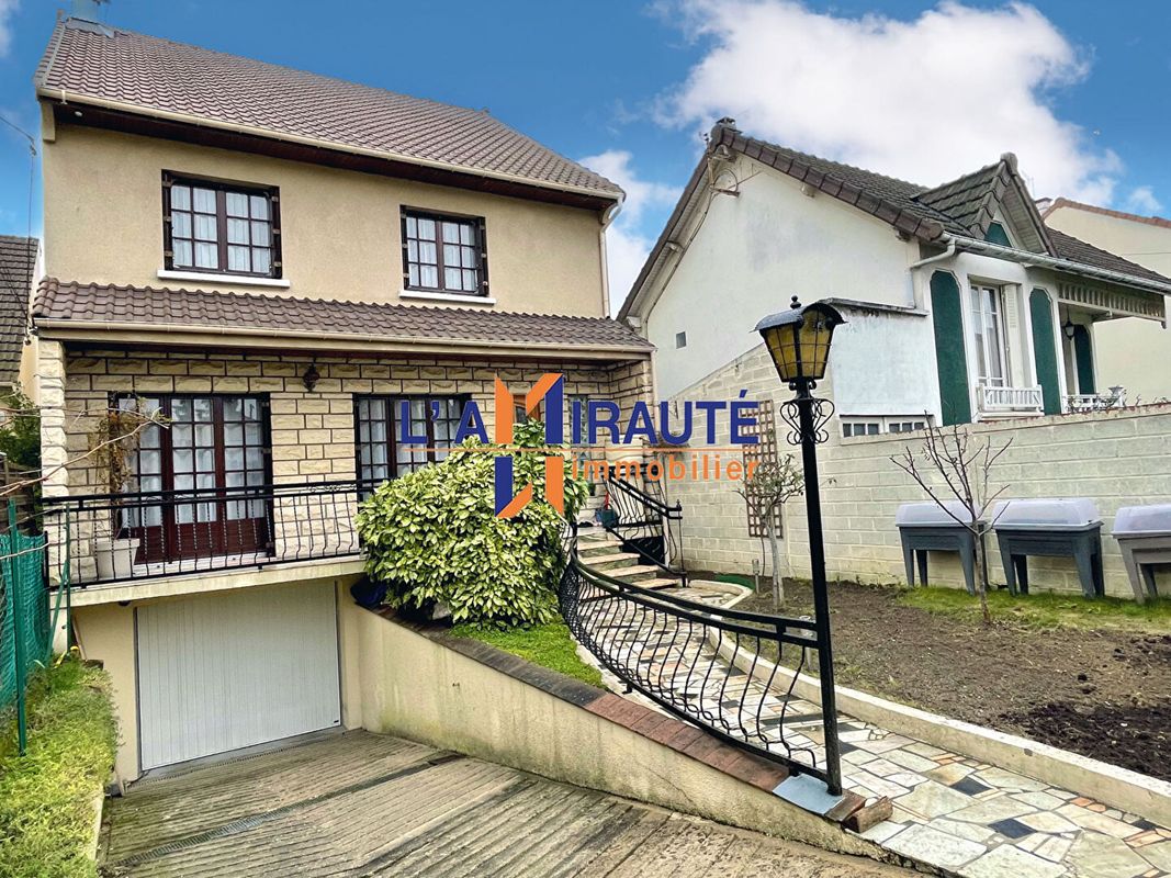 4 bedrooms House in Houilles, France No. 120582