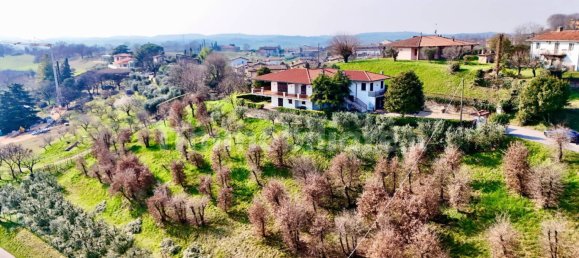 5 bedrooms Villa in Lonato del Garda, Italy No. 198549 4