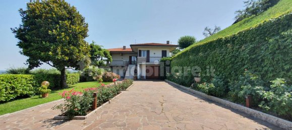 5 bedrooms Villa in Lonato del Garda, Italy No. 198549 3
