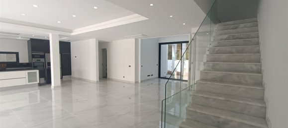 3 bedrooms Villa in Quarteira, Portugal No. 63598 8