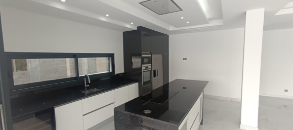 3 bedrooms Villa in Quarteira, Portugal No. 63598 5