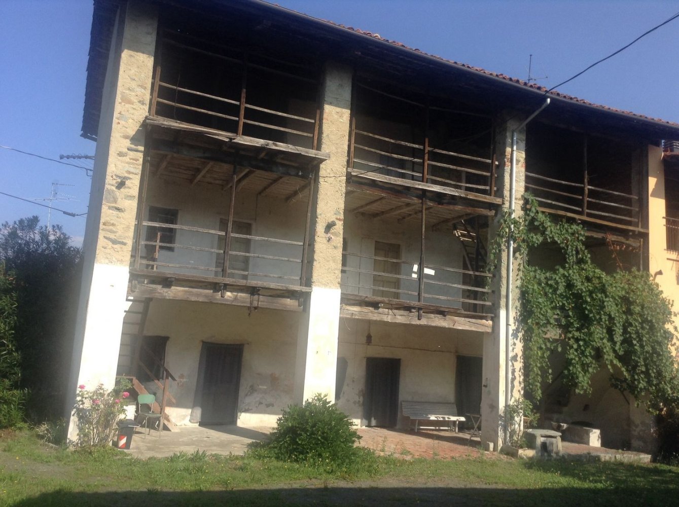 Grundstück in Castellamonte, Italy 2000m², Nr. 255451