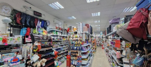 325m² Commercial property in Rimini, Italy No. 317065 4