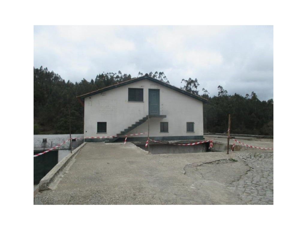 877m² Warehouse in Alvaiazere, Portugal No. 92478