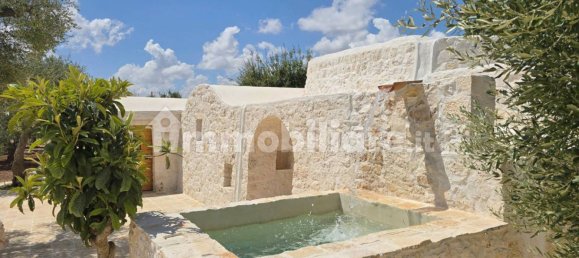 4 bedrooms House in Ostuni, Italy No. 275153 2
