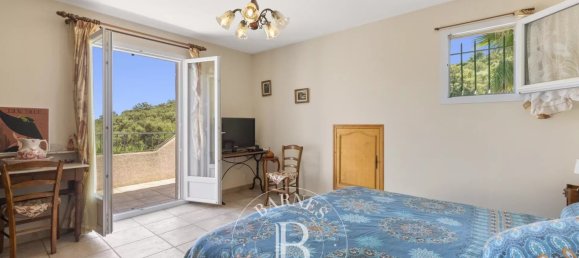 Villa de 3 dormitorios en Porto-Vecchio, France No. 90630 10
