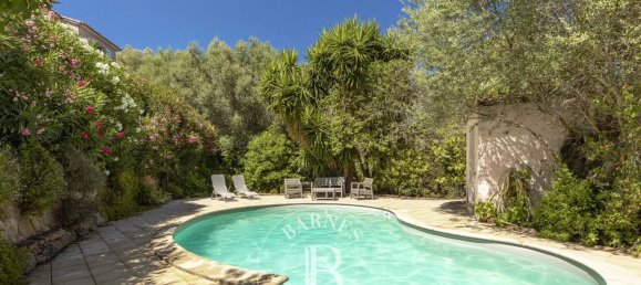 Villa de 3 dormitorios en Porto-Vecchio, France No. 90630 2